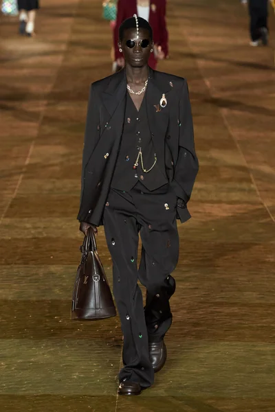Look 53